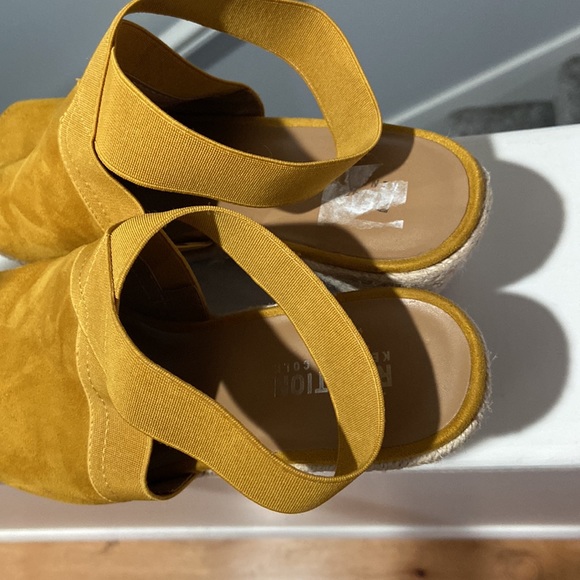 Kenneth Cole Reaction Carrie Espadrilles Wedges worn once mustard gold 💕 Size 9 - Picture 8 of 13